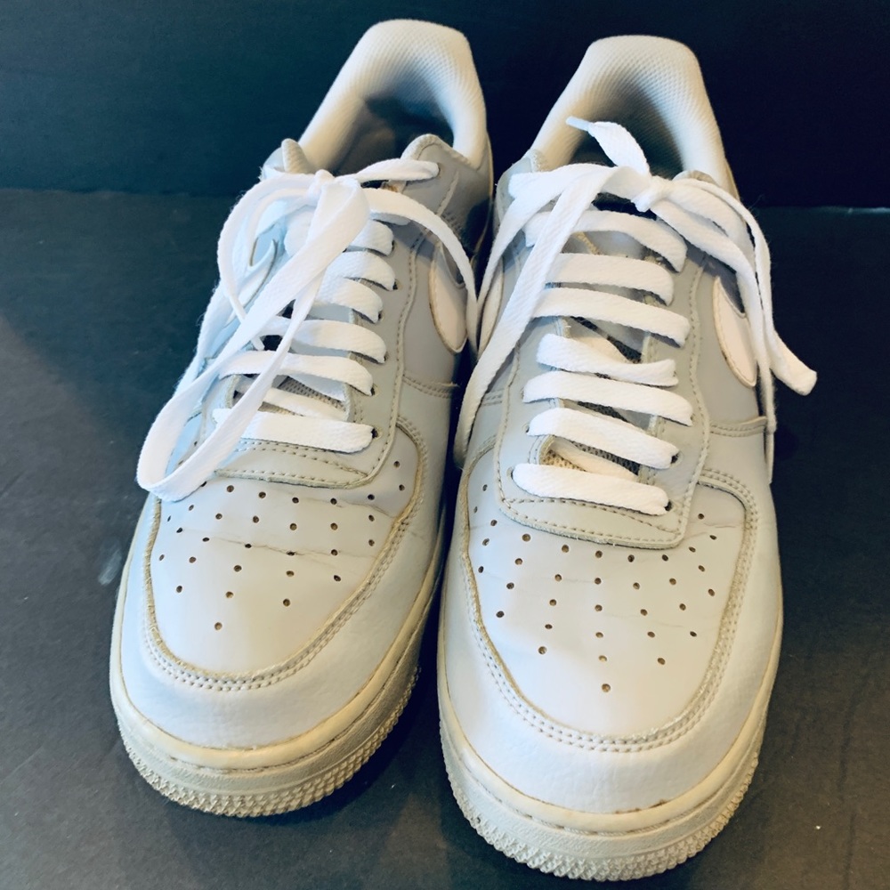 Nike AirForce shoes pre owned good condition M8.5